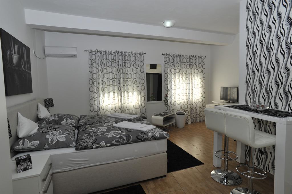 Apartment Jovana Nikšić Стая снимка