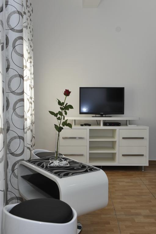 Apartment Jovana Nikšić Стая снимка