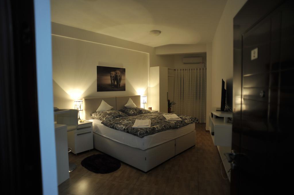 Apartment Jovana Nikšić Стая снимка