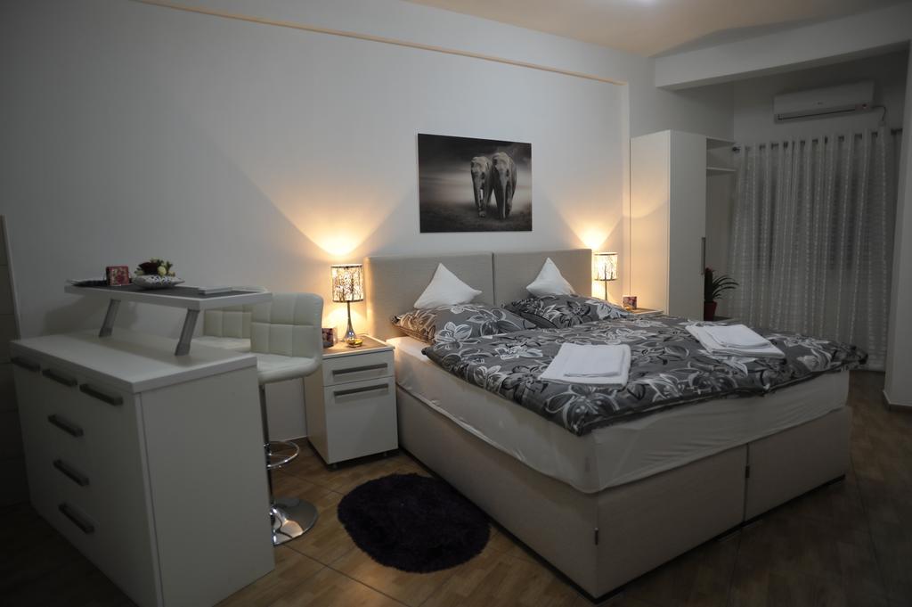 Apartment Jovana Nikšić Стая снимка